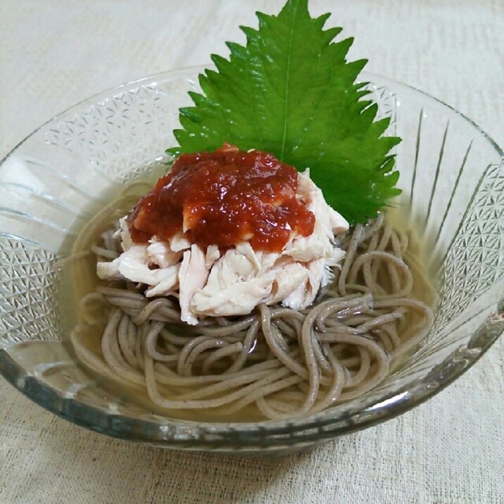 鶏と梅だれの出汁つゆ蕎麦